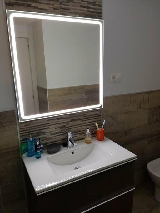 Beautiful Apartment In La Carihuela, Torremolinos Dış mekan fotoğraf