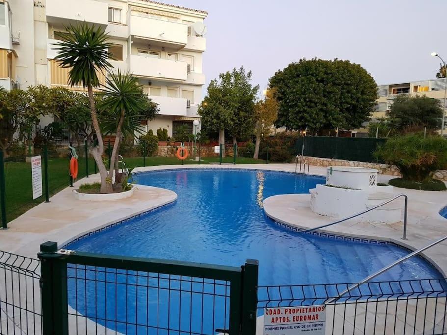 Beautiful Apartment In La Carihuela, Torremolinos Dış mekan fotoğraf