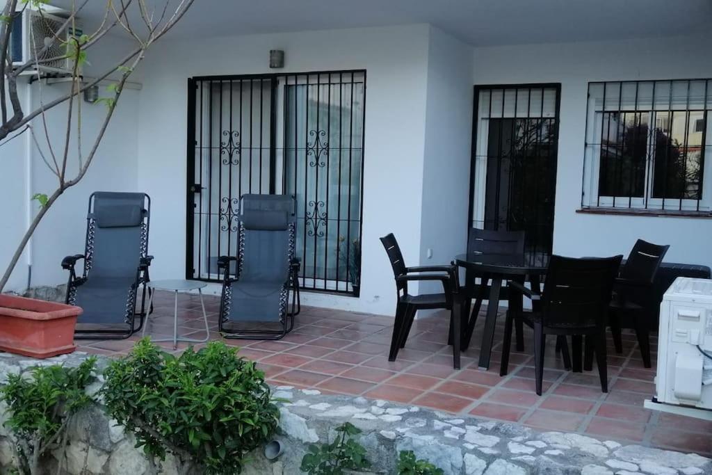 Beautiful Apartment In La Carihuela, Torremolinos Dış mekan fotoğraf