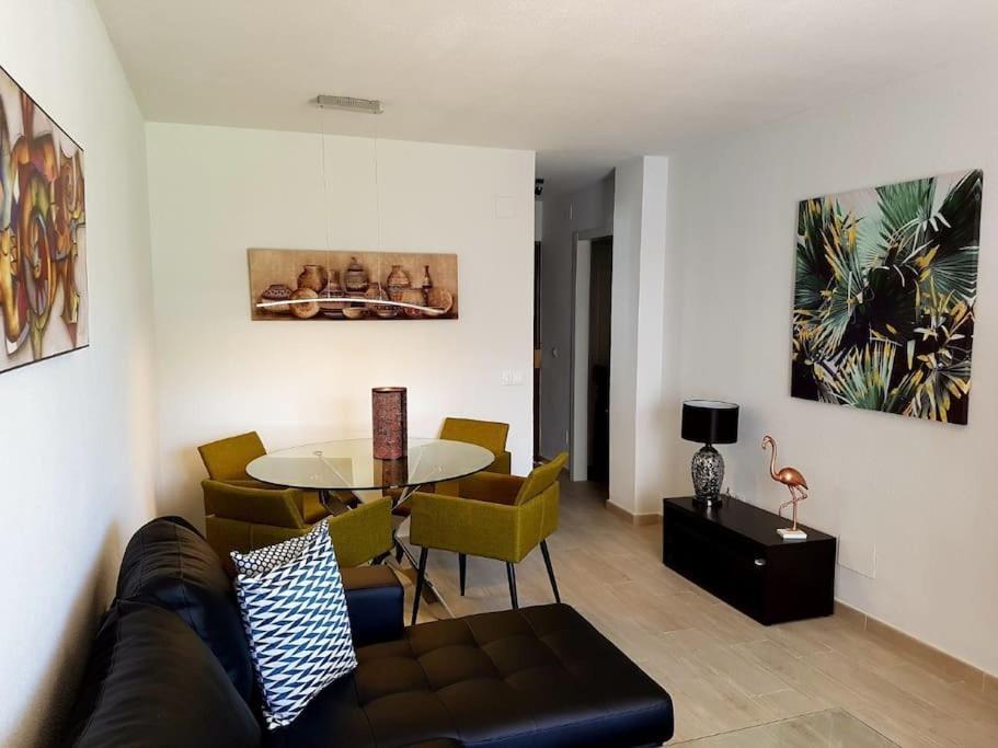 Beautiful Apartment In La Carihuela, Torremolinos Dış mekan fotoğraf