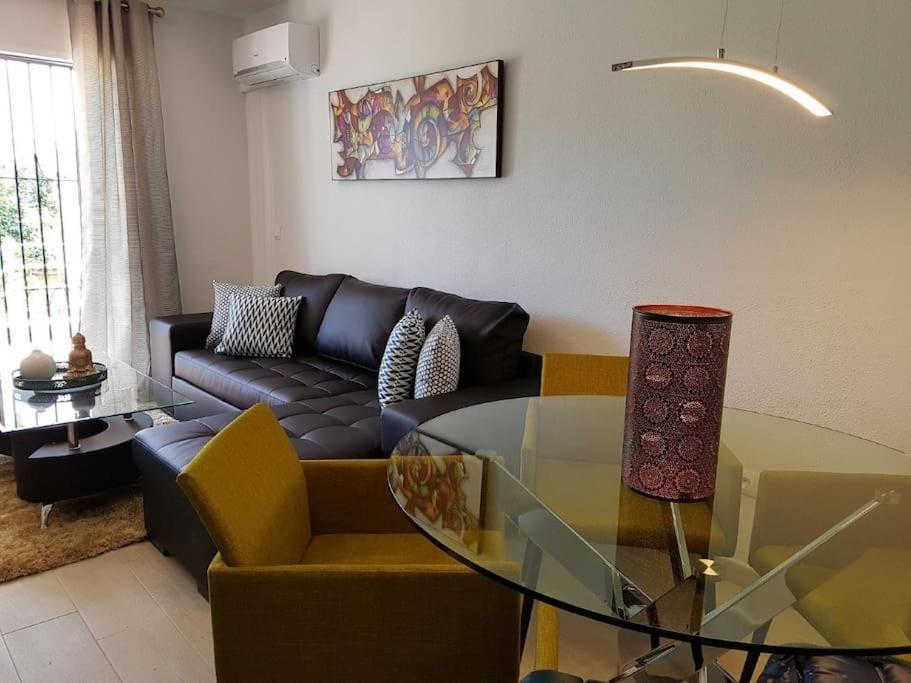 Beautiful Apartment In La Carihuela, Torremolinos Dış mekan fotoğraf