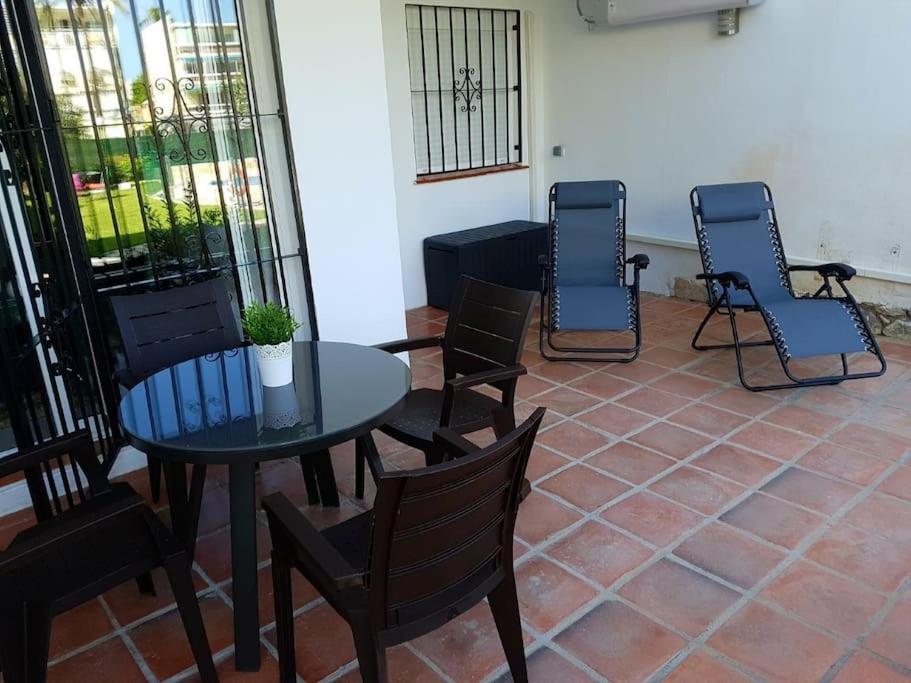 Beautiful Apartment In La Carihuela, Torremolinos Dış mekan fotoğraf
