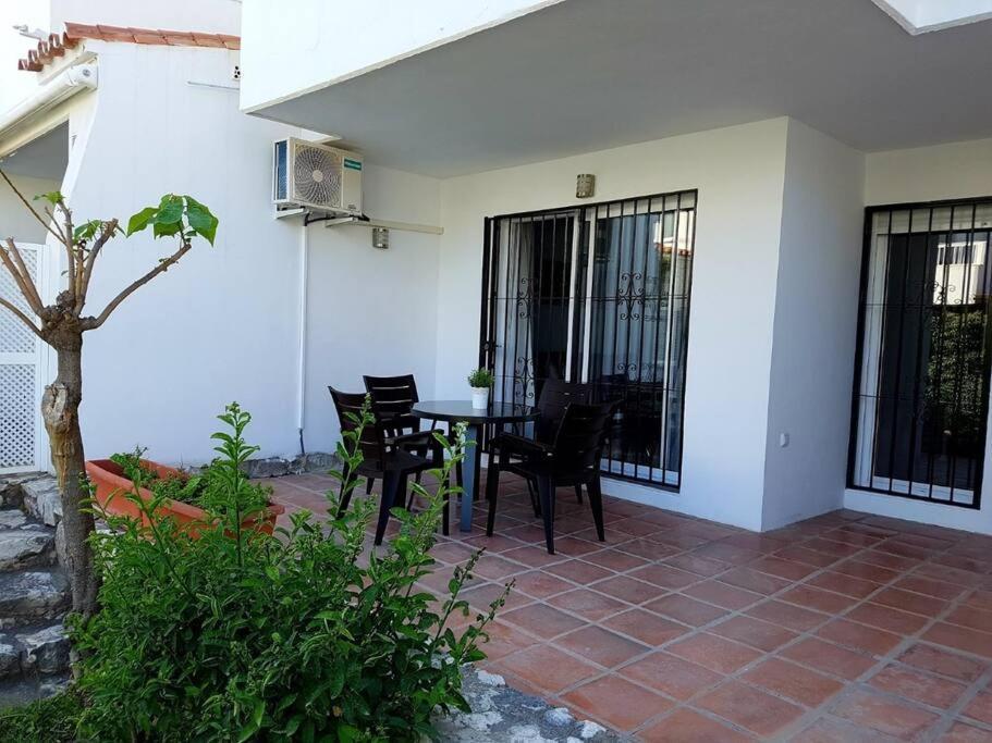 Beautiful Apartment In La Carihuela, Torremolinos Dış mekan fotoğraf
